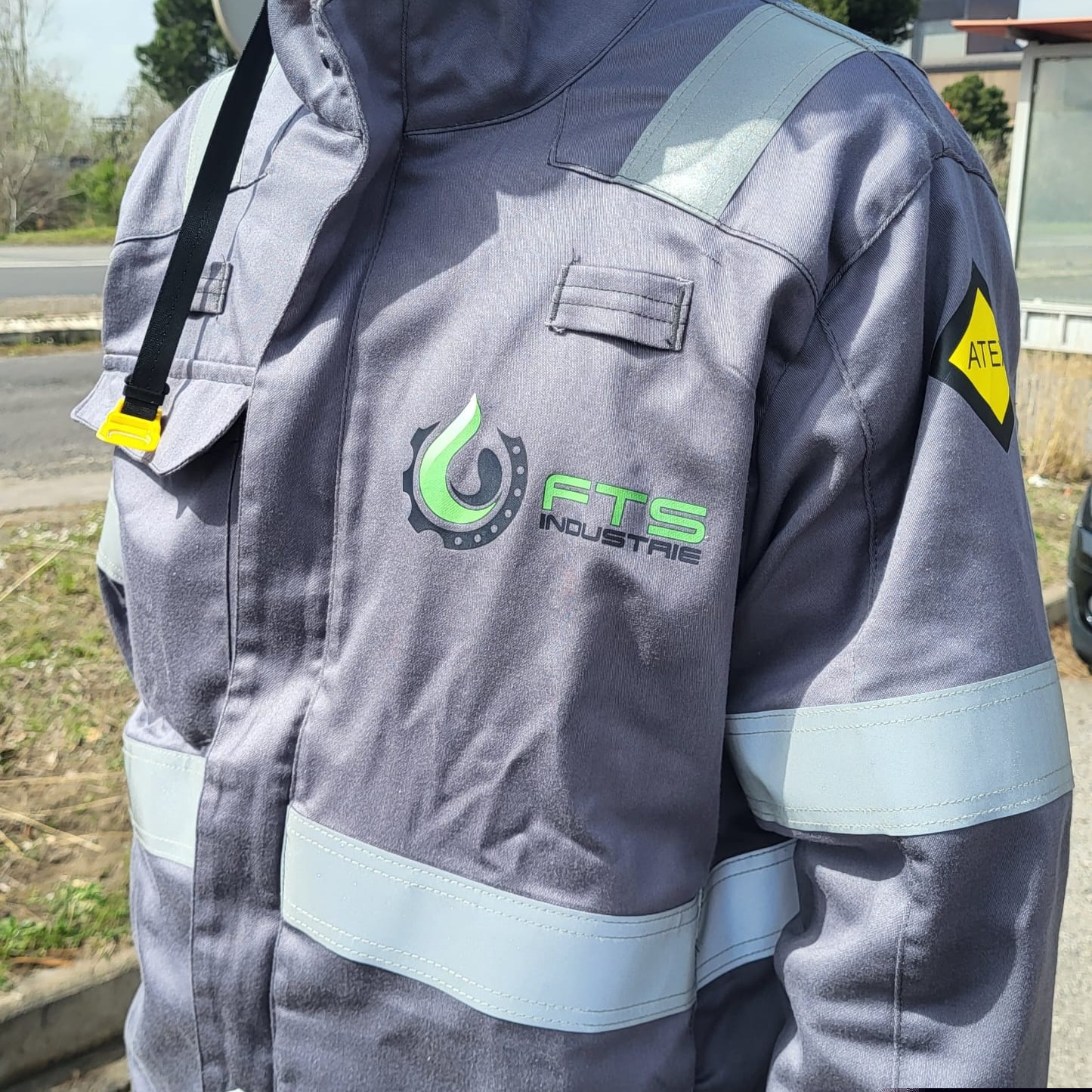 Broderie tenue de travail-personalisation-agencecmcommunication