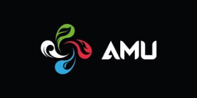 Logo AMU avec un symbole coloré à quatre branches sur fond noir.