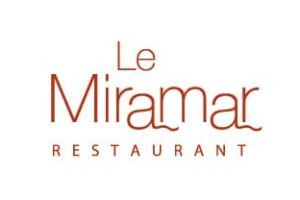 Logo du restaurant Le Miramar avec typographie fine de couleur brique.