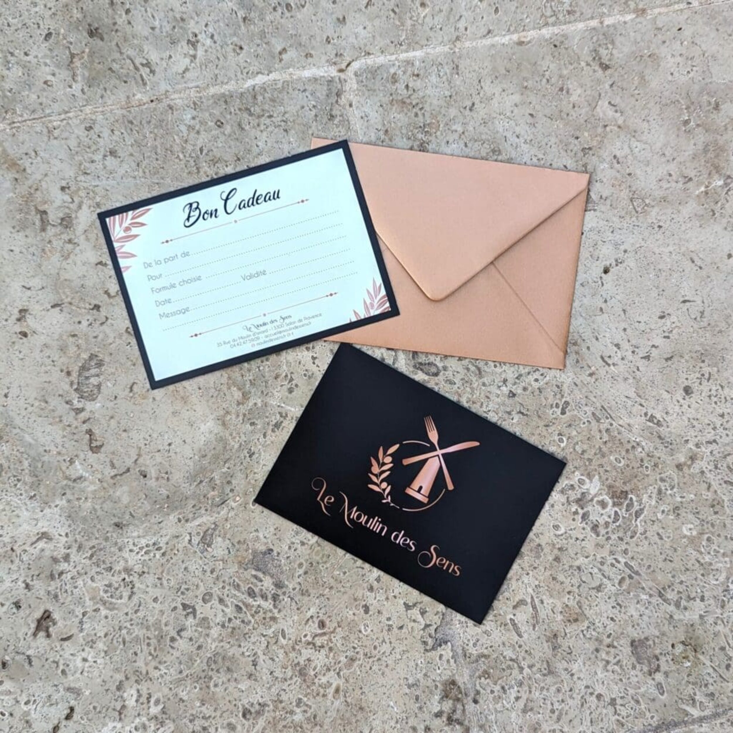 Bon cadeau imprimé pour Le Moulin des Sens, avec enveloppe assortie