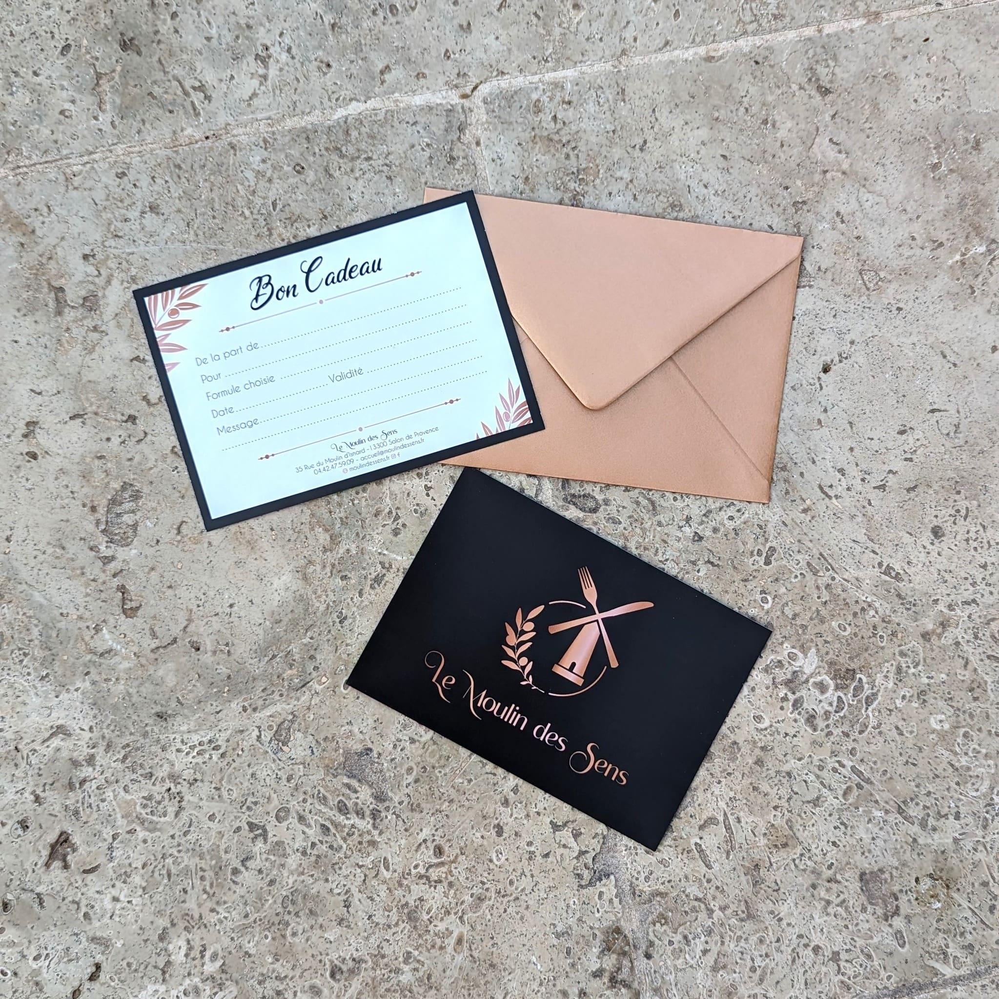 Bon cadeau imprimé pour Le Moulin des Sens, avec enveloppe assortie