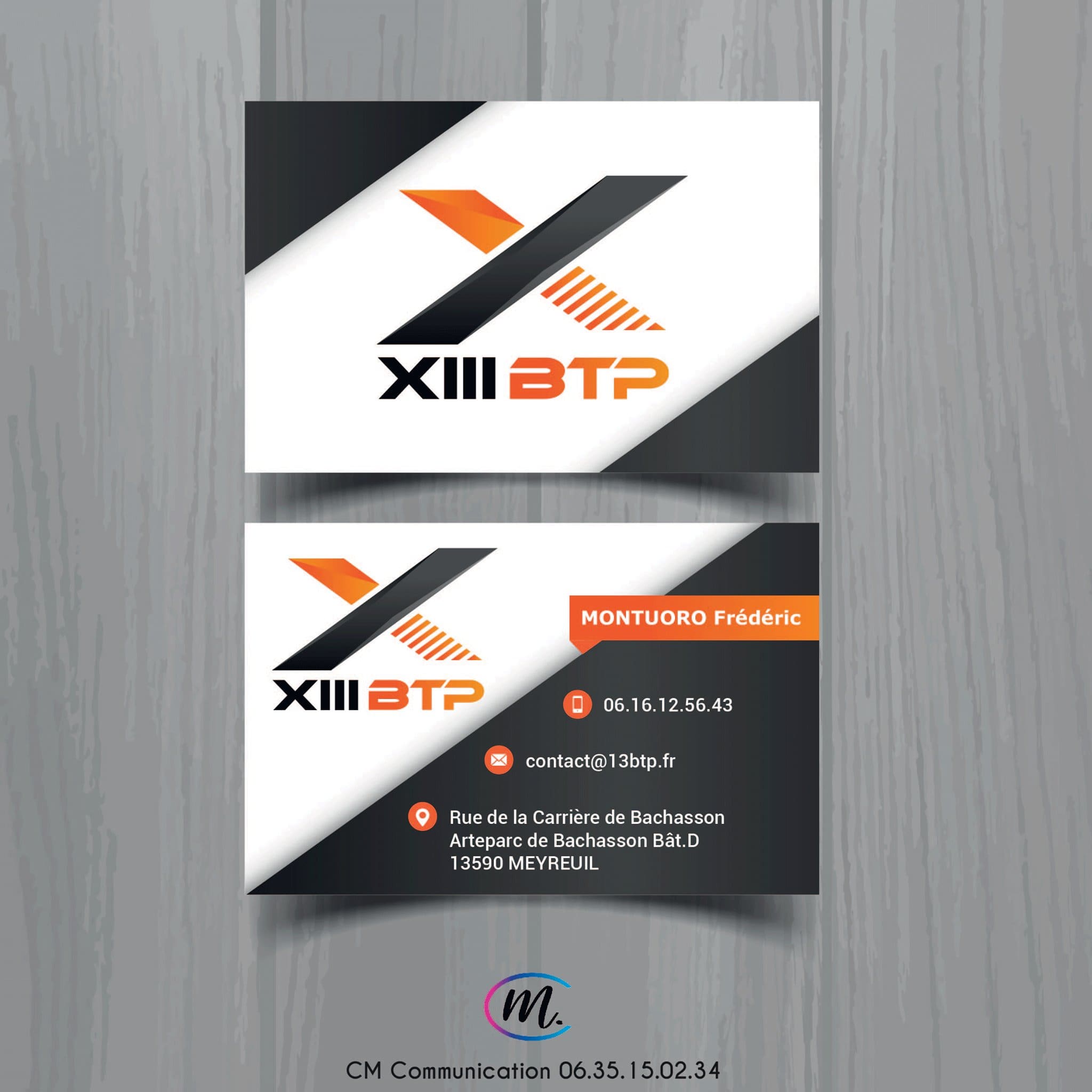 Carte de visite professionnelle de l’entreprise XIII BTP avec un design noir, blanc et orange, incluant logo, coordonnées et nom du dirigeant.