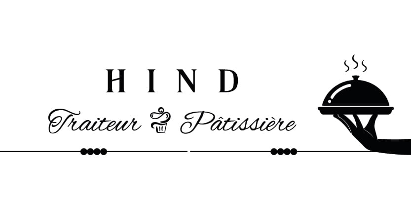 Logo en noir et blanc de HIND Traiteur & Pâtissière, avec une typographie élégante, une icône de cupcake au centre et un plateau fumant tenu par une main stylisée.