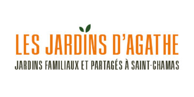 Logo avec le texte « Les Jardins d’Agathe » en orange, une paire de feuilles vertes, et une ligne inférieure en lettres vert foncé.