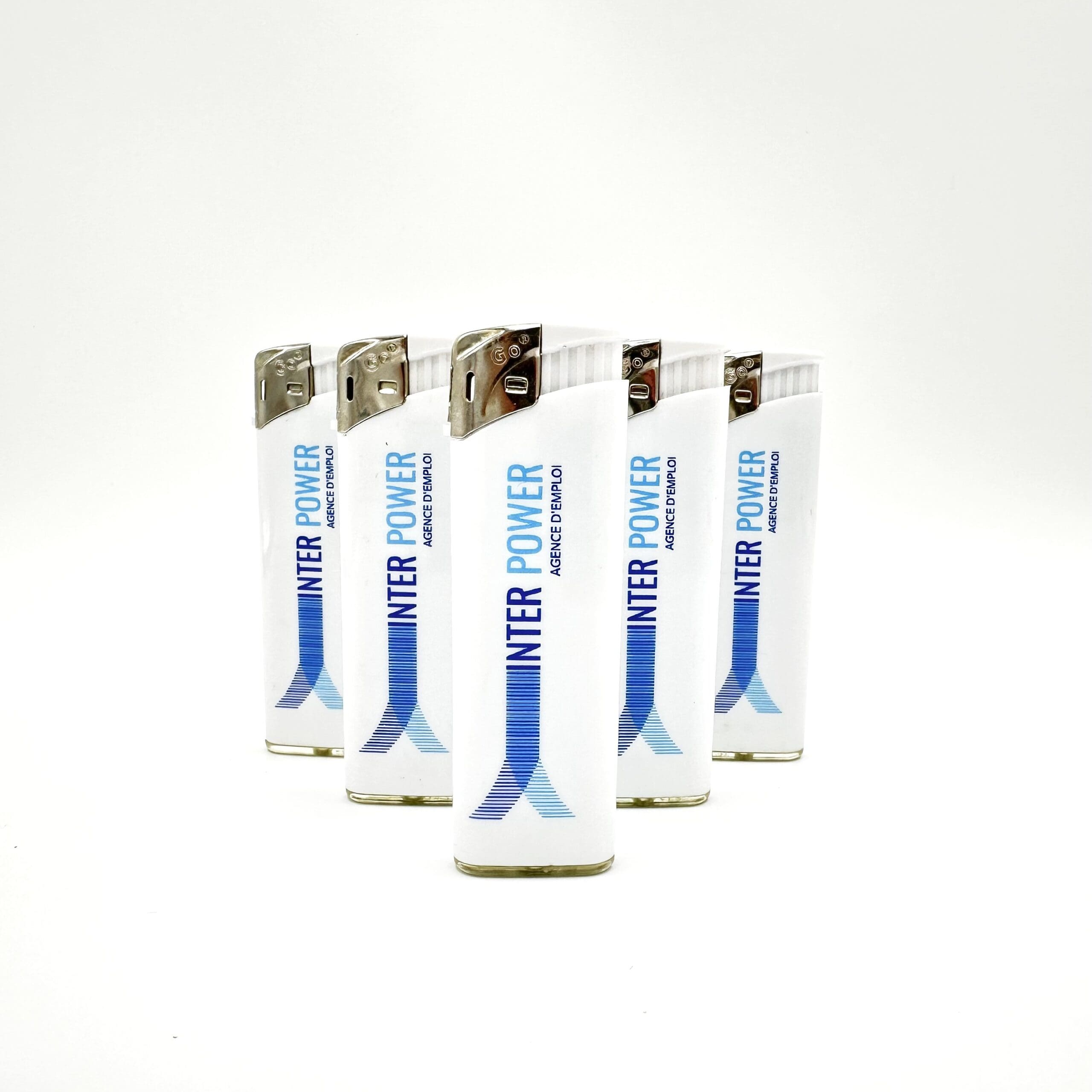Six briquets blancs personnalisés, disposés debout sur fond blanc.