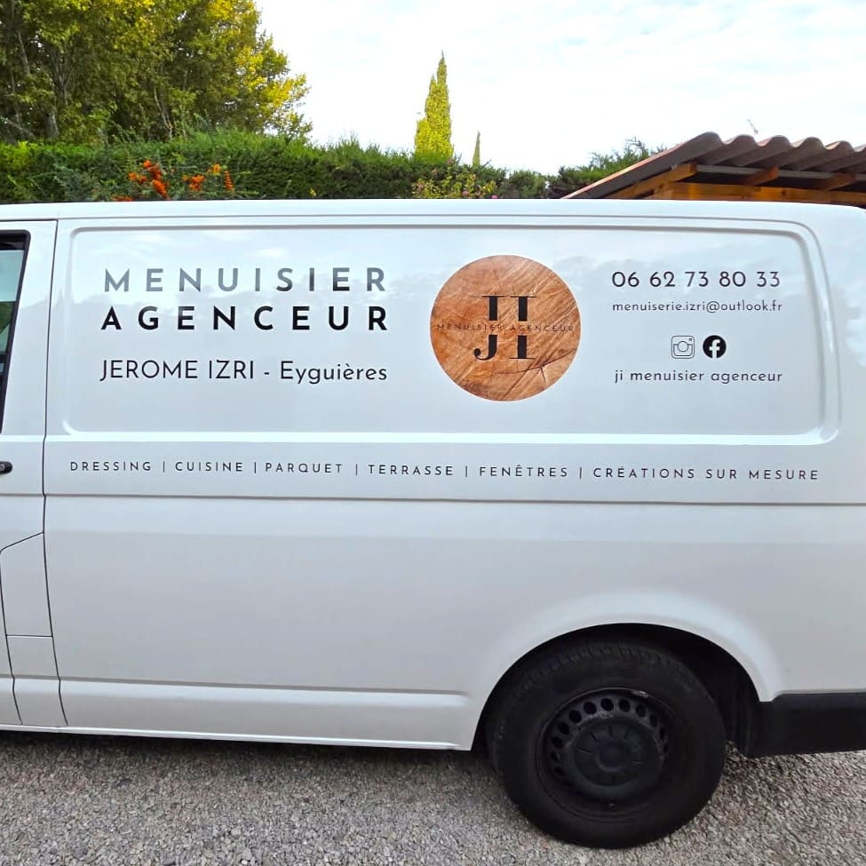 Un marquage véhicule élégant et structuré pour JI Menuiserie